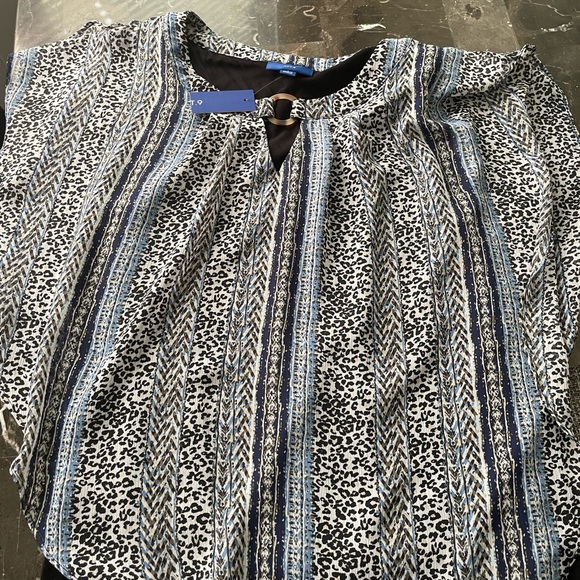 Brand new blouse apt 9 beautiful ❤️ - Picture 3 of 7